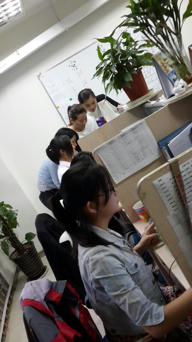 伊藤動力員工工作中